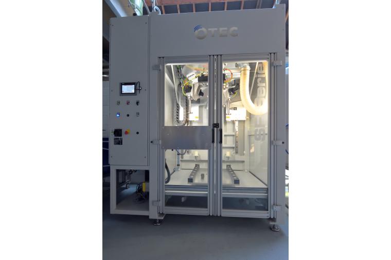 1) New generation stream finishing machine from OTEC Präzisionsfinish GmbH