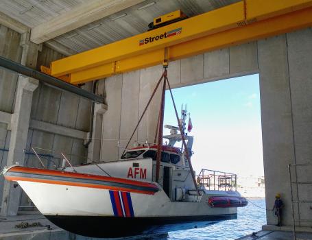 32) Boats - S R Services, Malta